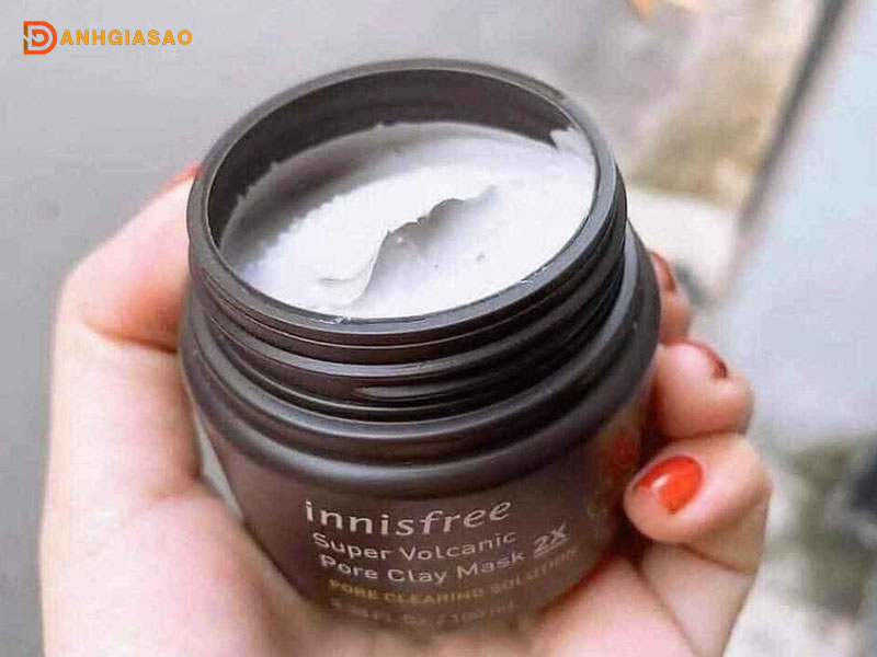 mat-na-innisfree-super-volcanic-pore-clay-mask-danhgiasao