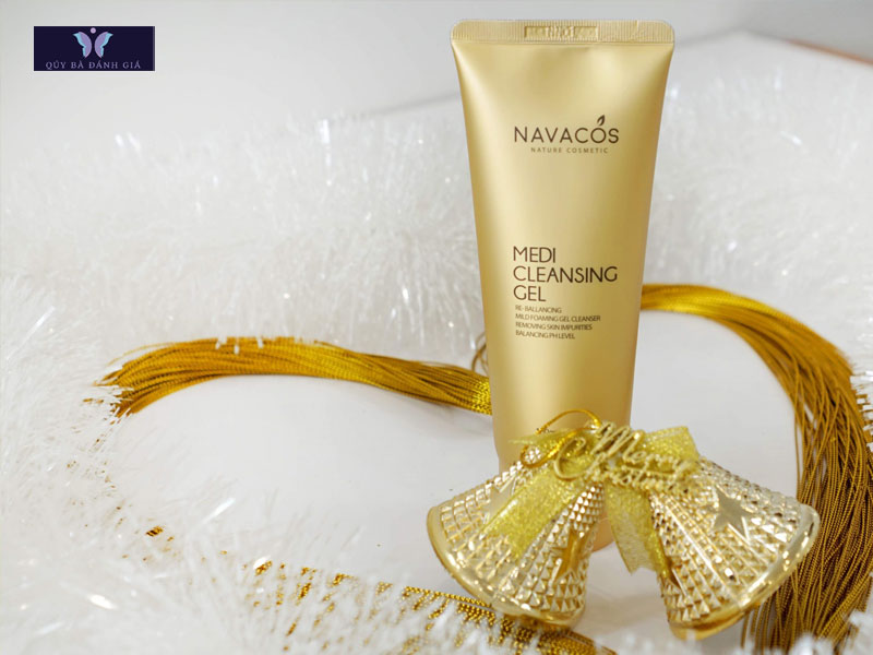 sua-rua-mat-navacos-medi-cleansing-gel-danhgiasao