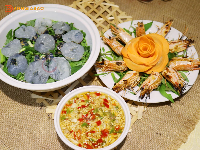 Khach-hang-danh-gia-nhu-the-nao-ve-nha-hang-viet-pho-danhgiasao