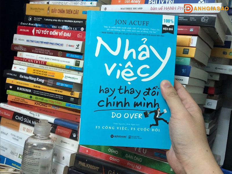 Review-sach-nhay-viec-hay-thay-doi-chinh-minh-cua-jon-acuff-1-danhgiasao