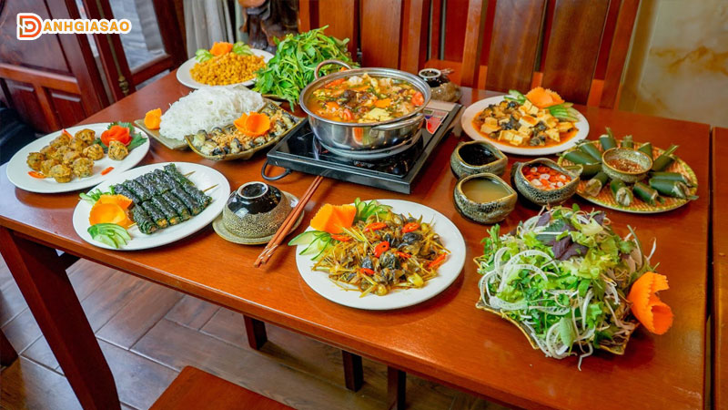 Menu-lau-oc-ba-luong-quan-oc-ngon-nuc-tieng-ha-noi-danhgiasao