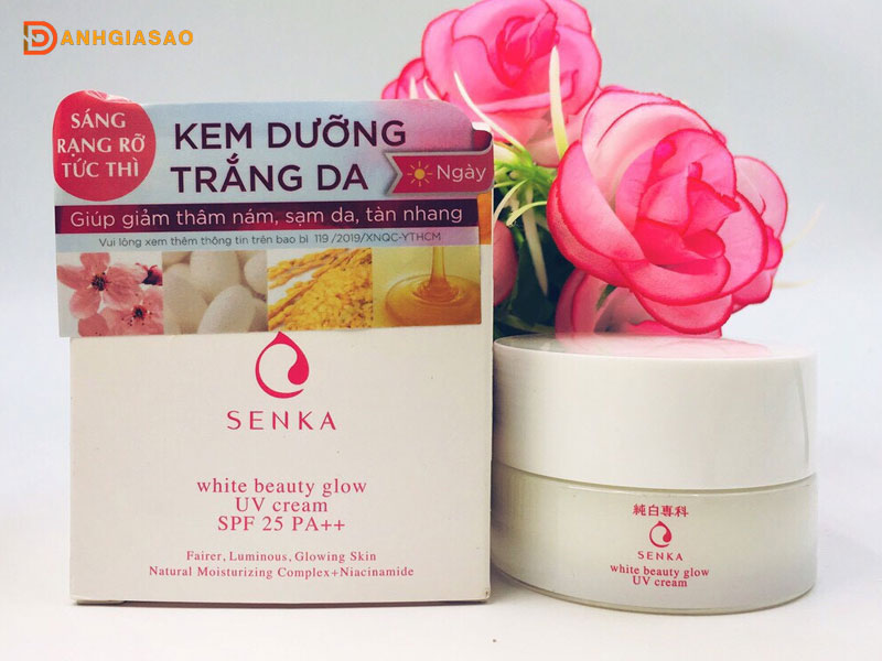 Top-3-kem-duong-senka-duoc-ua-chuong-kem-duong-trang-da-ban-ngay-senka-white-beauty-glow-uv-cream-spf-25-danhgiasao