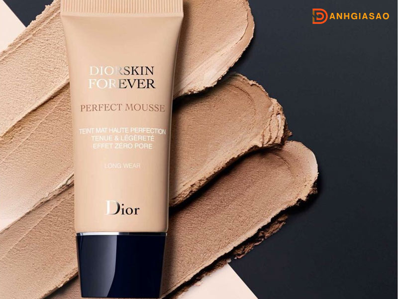 Kem-nen-nao-tot-cho-da-hon-hop-dior-skin-forever-perfect-mousse-danhgiasao