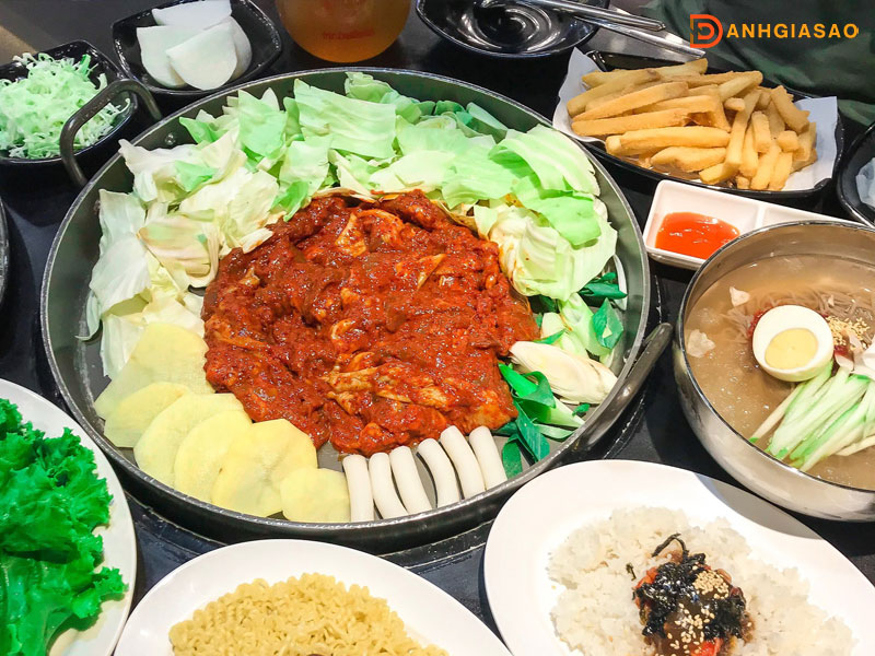 Menu-cua-mr-dakgalbi-co-gi-hap-dan-danhgiasao