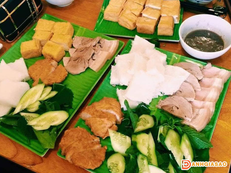 Danh-gia-cua-thuc-khach-ve-bun-dau-cau-go-danhgiasao