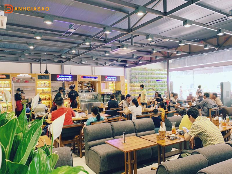 Khong-gian-an-tuong-cua-bui-van-ngo-coffee-danhgiasao