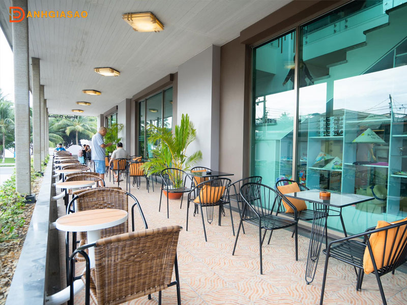 Khong-gian-tai-iced-coffee-nha-trang-danhgiasao