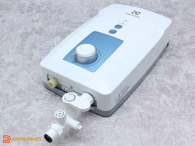 May-nuoc-nong-truc-tiep-electrolux-4500w-ewe451gx-dwb-danhgiasao