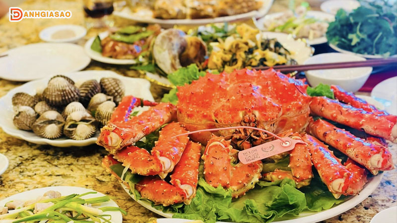 Menu-nha-hang-cua-vang-am-thuc-bien-ngon-quen-loi-ve-danhgiasao