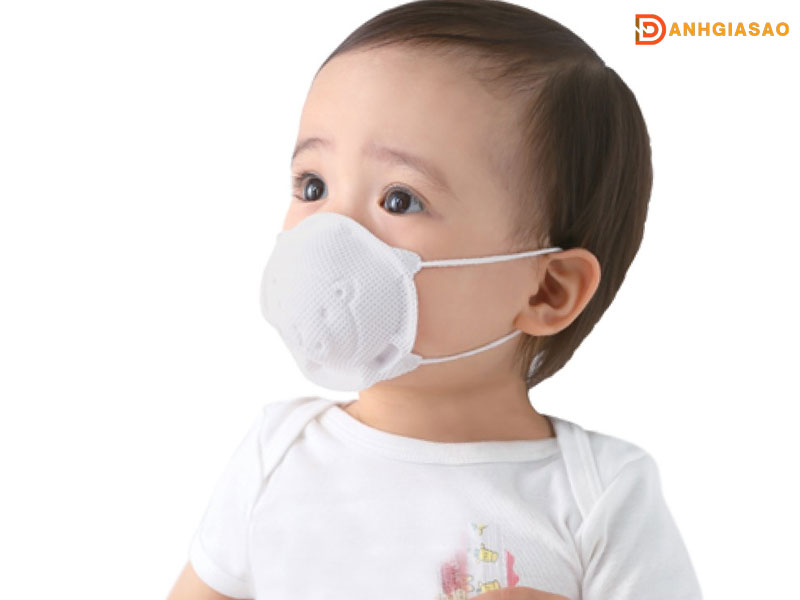 Mot-vai-luu-y-cach-chon-khau-trang-tot-cho-be-danhgiasao
