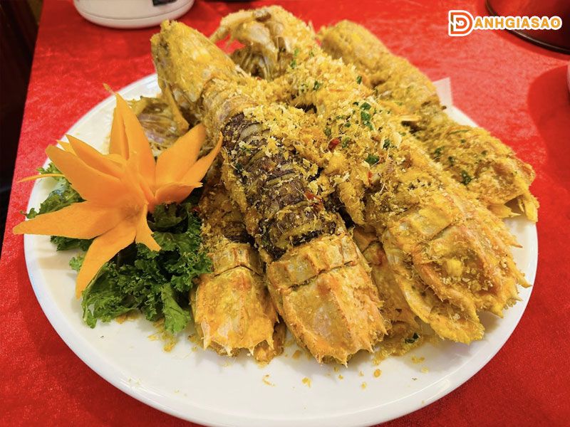 Review-cua-khach-hang-ve-nha-hang-cua-vang-danhgiasao