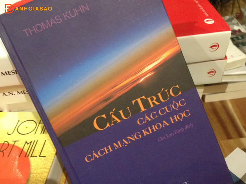 Sach-cau-truc-cac-cuoc-cach-mang-khoa-hoc-danhgiasao