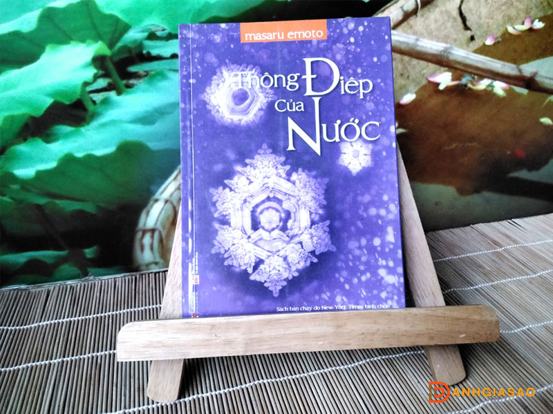 Sach-thong-diep-cua-nuoc-danhgiasao
