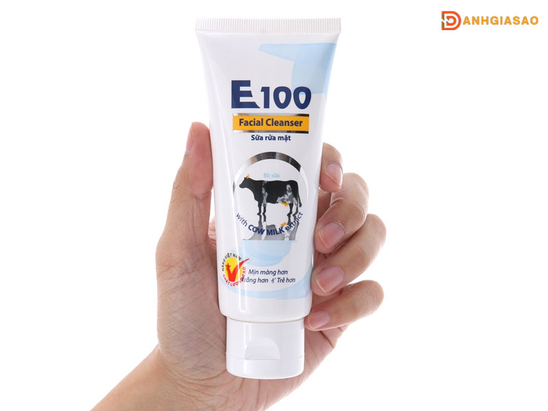 Sua-rua-mat-e100-tinh-chat-sua-bo-danhgiasao