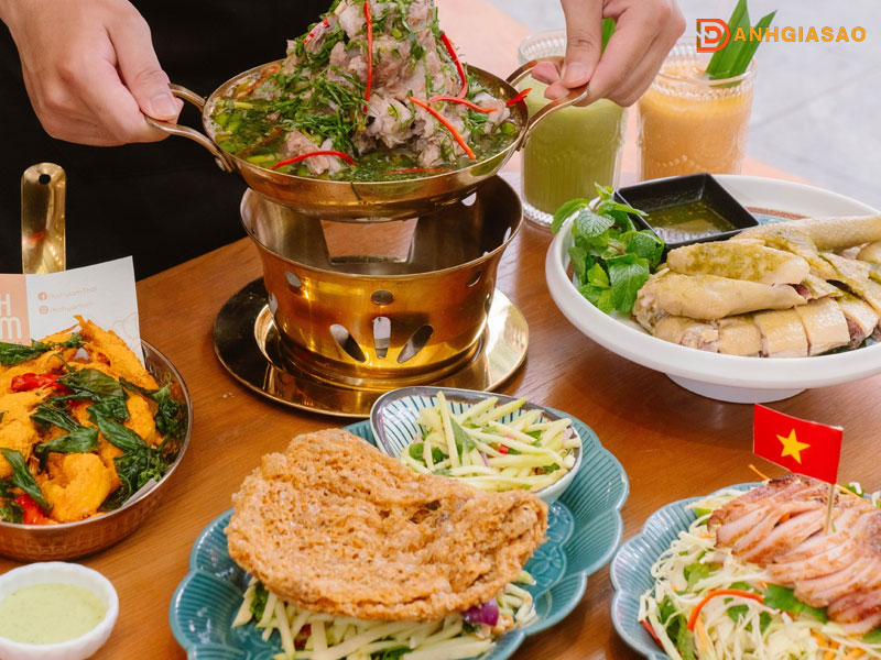 Tong-quan-ve-nha-hang-thai-koh-yam-danhgiasao