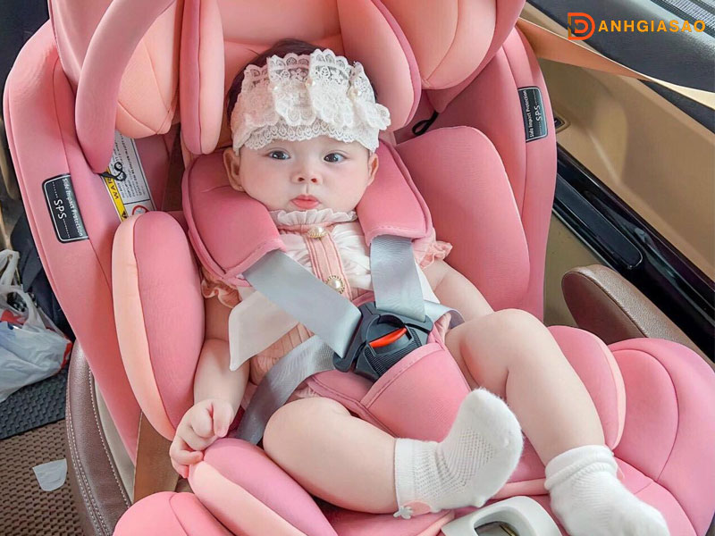 Huong-dan-cach-lap-va-su-dung-ghe-ngoi-o-to-cho-be-danhgiasao