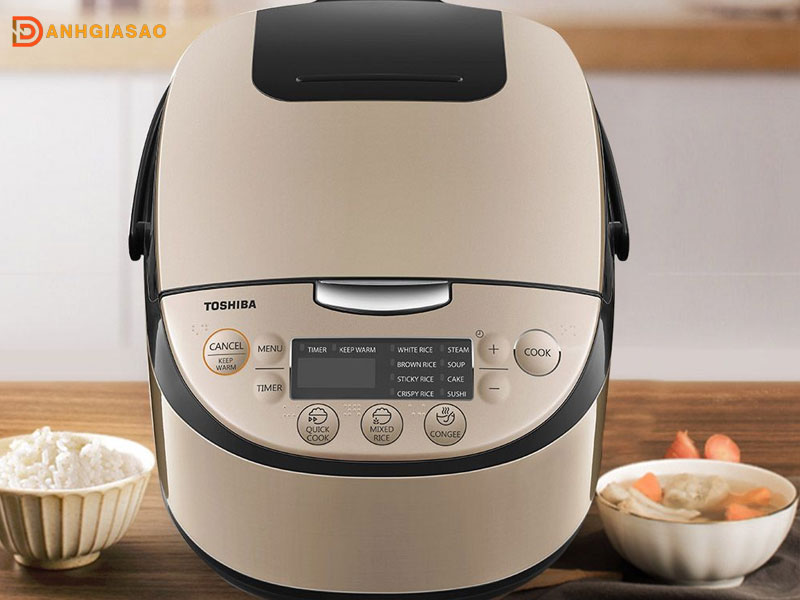 Doi-net-ve-thuong-hieu-noi-com-dien-toshiba-danhgiasao