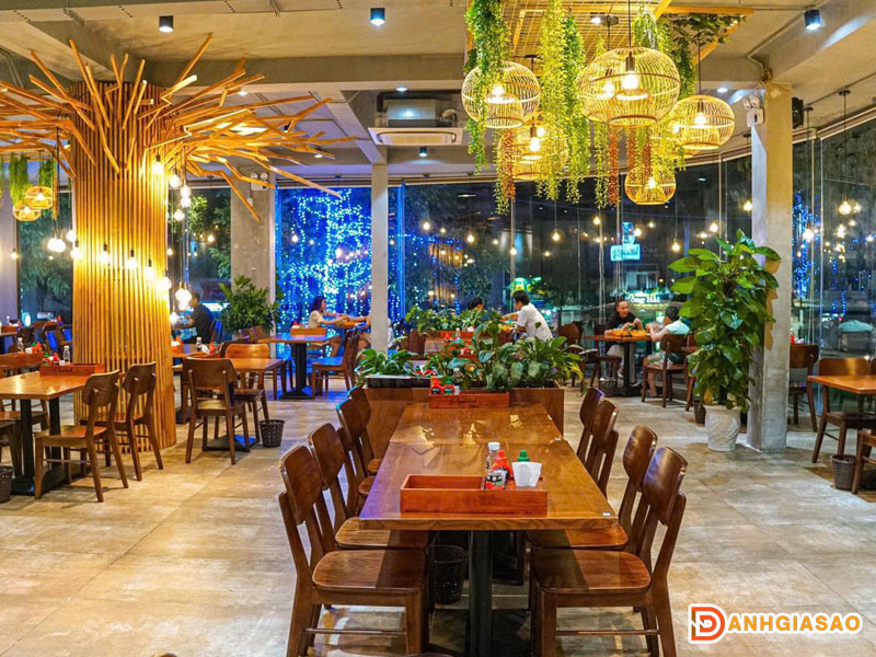 Khong-gian-nha-hang-papa-steak-danhgiasao