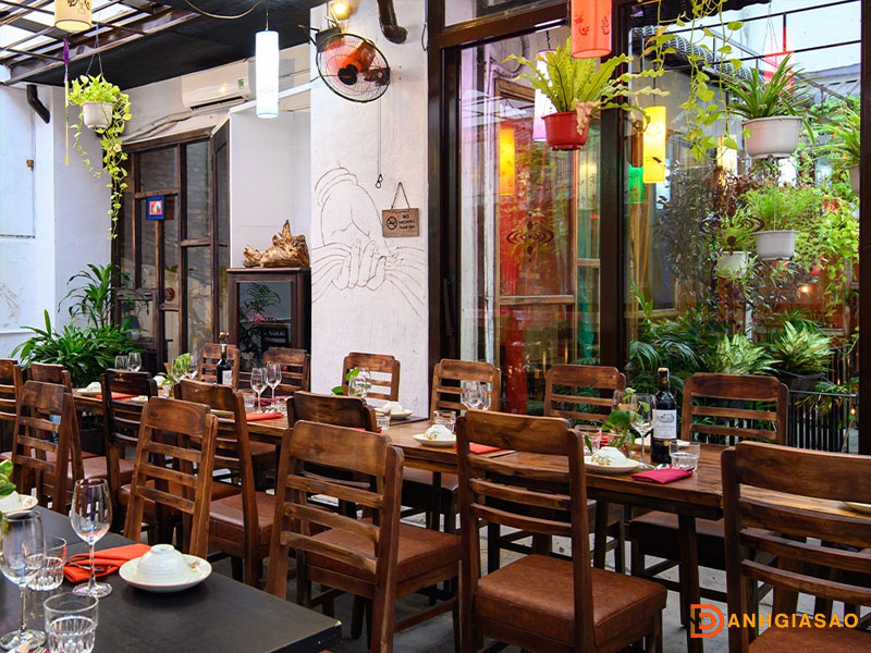 Khong-gian-nha-hang-shamballa-vegetarian-restaurant-tea-house-danhgiasao