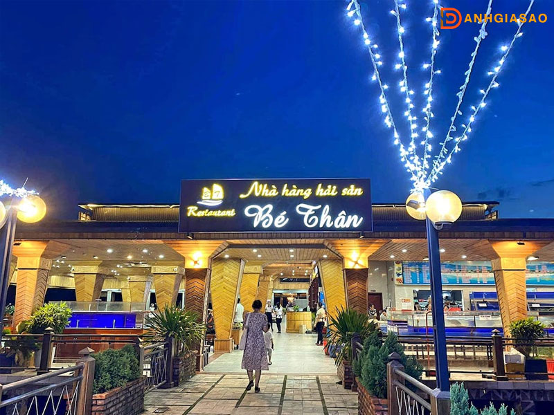 Nha-hang-be-than-lang-co-diem-den-am-thuc-hap-dan-danhgiasao