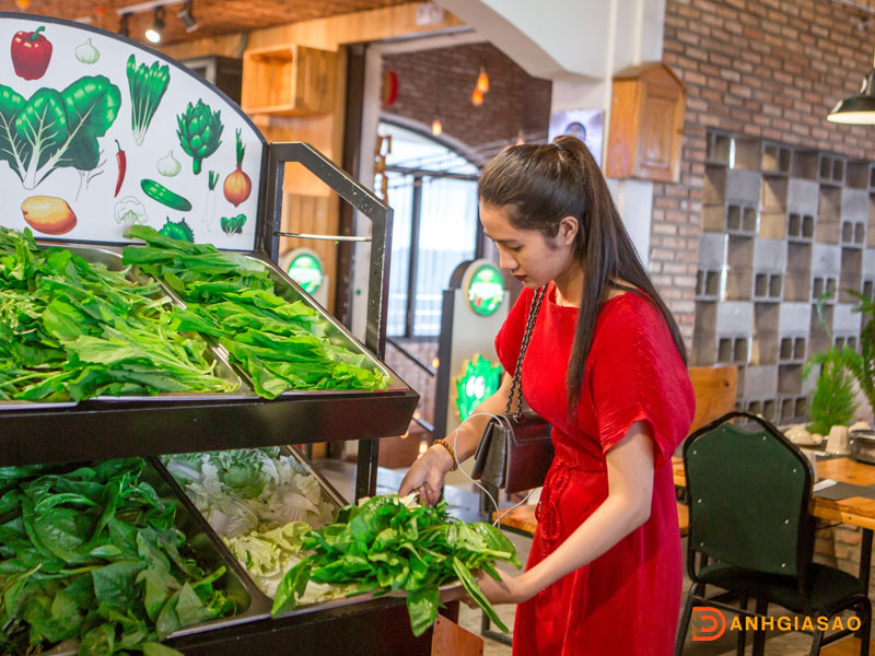 Nhan-xet-cua-khach-hang-ve-nha-hang-buffet-rau-leguda-1-danhgiasao