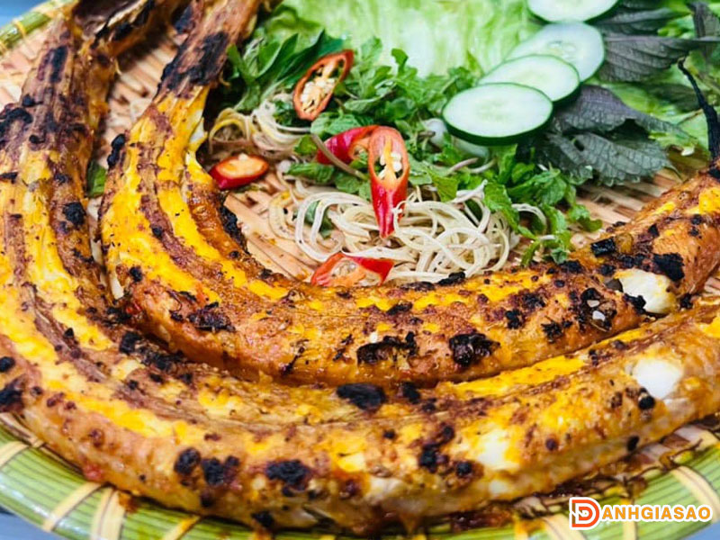 Review-cua-khach-hang-ve-nha-hang-be-than-lang-co-1-danhgiasao