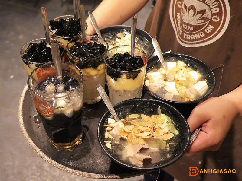 Che-4-mua-hang-can-quan-che-lau-doi-tai-ha-noi-danhgiasao