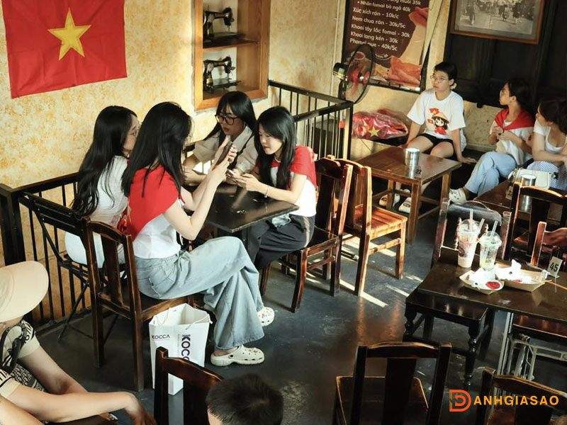 Danh-gia-cua-khach-hang-ve-che-4-mua-hang-can-danhgiasao