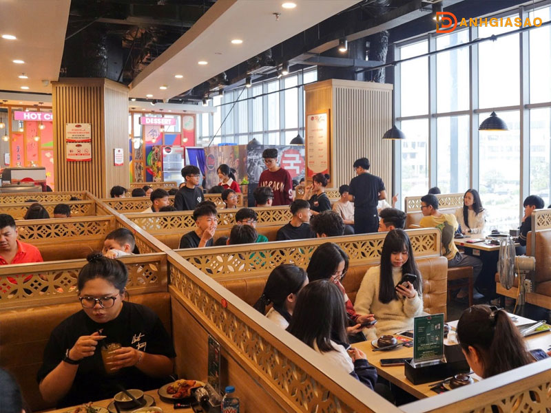 Khong-gian-am-cung-noi-sum-vay-tron-ven-1-danhgiasao