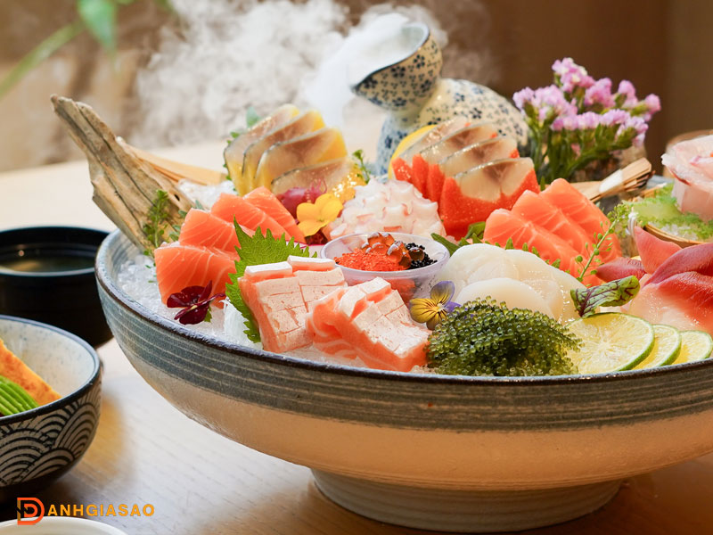 Nama-sushi-menu-buc-tranh-am-thuc-day-mau-sac-danhgiasao