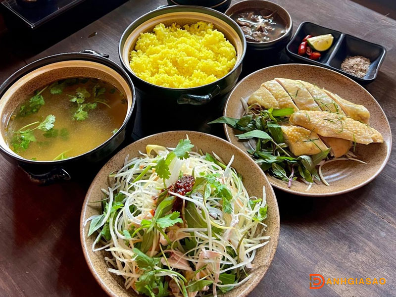 Danh-gia-cua-khach-hang-ve-quan-com-ga-ba-dam-1-danhgiasao