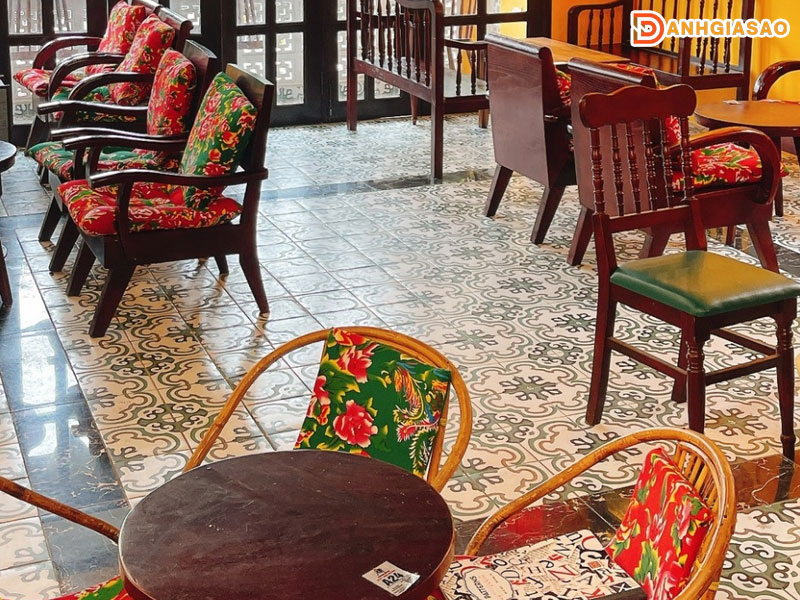 Khong-gian-quan-am-cung-goi-nho-hon-que-xu-quang-1-danhgiasao