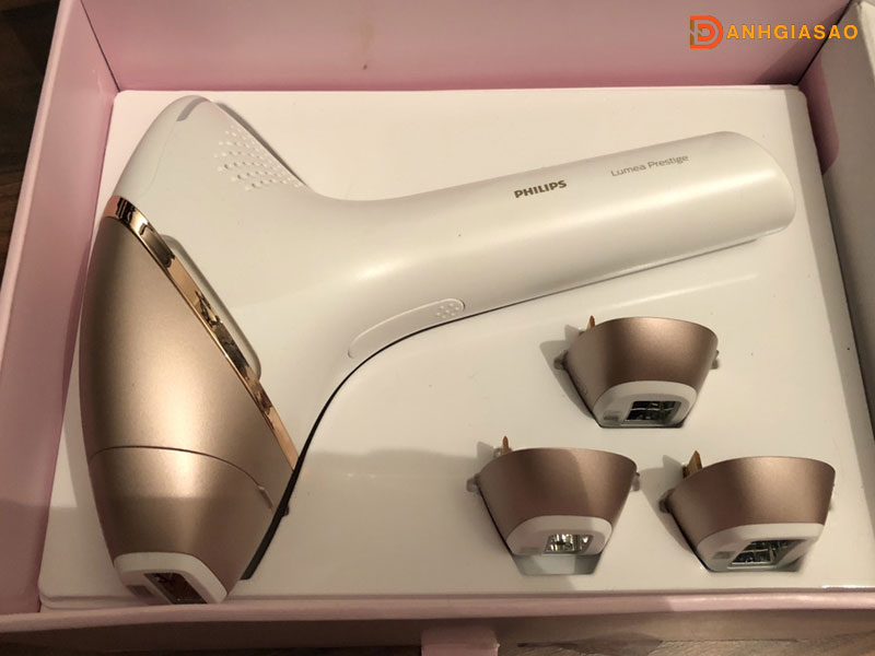 May-triet-long-cam-tay-philips-lumea-prestige-ipl-bri956-danhgiasao