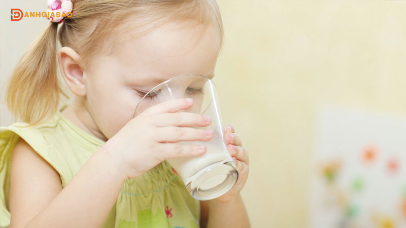 Top-5-sua-bot-cho-tre-moi-om-day-hoi-phuc-suc-khoe-hieu-qua-danhgiasao